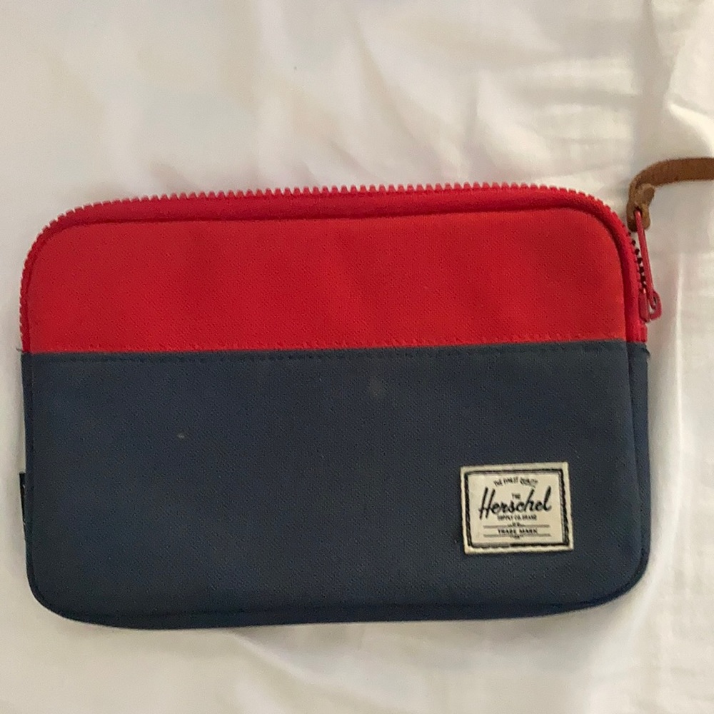 Herschel case